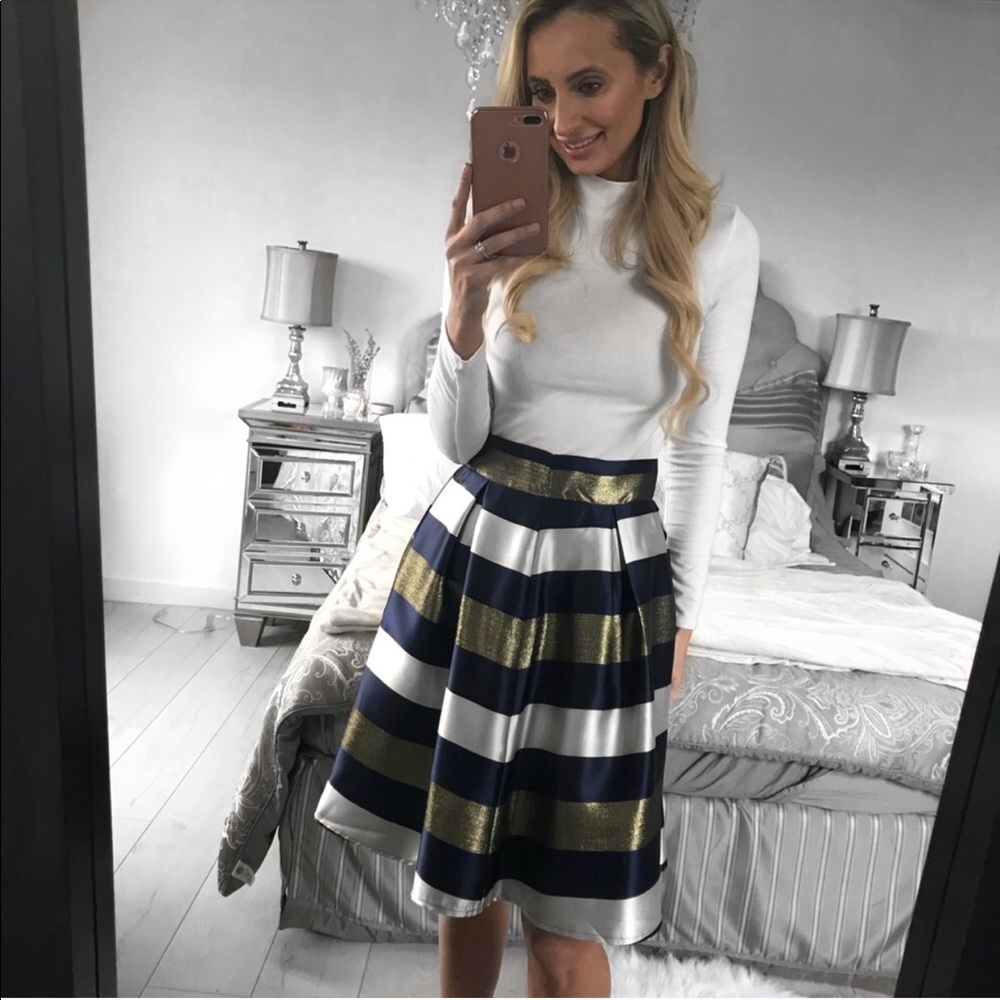 High Waist Pleated Striped Skirt - Picture 8 of 8